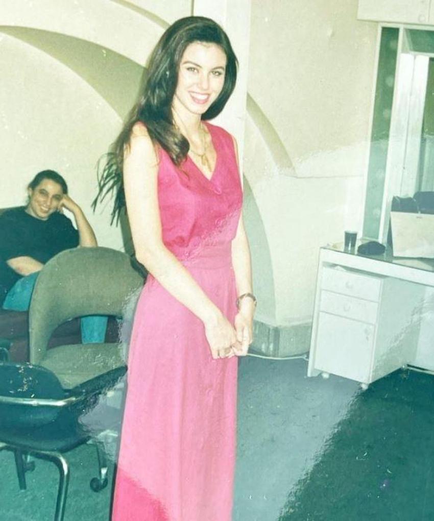 Defne Samyeli takipçilerini 30 yıl öncesine götürdü! 'Hakkını ödeyemem'