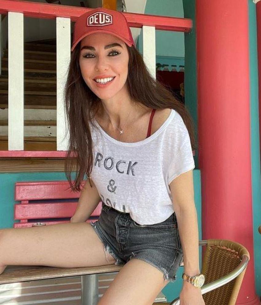 Defne Samyeli takipçilerini 30 yıl öncesine götürdü! 'Hakkını ödeyemem'