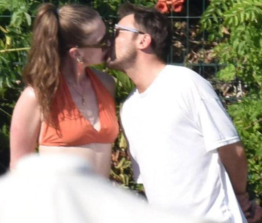Yasemin Allen'dan Tolga Güleç açıklaması! 'Burası romantiklere göre bir dünya değil'