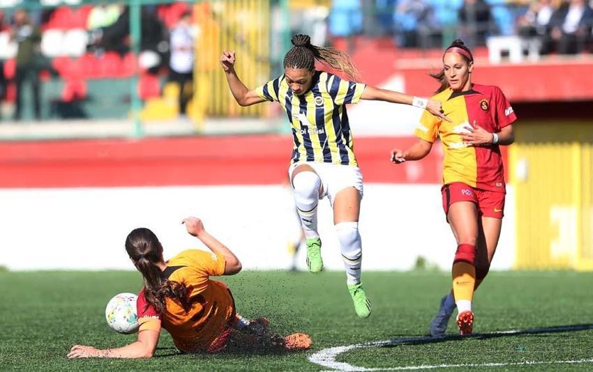 Kadın Futbol Süper Ligi'ndeki derbi nefesleri kesti! Fenerbahçe Petrol Ofisi - Galatasaray Petrol Ofisi: 2-3