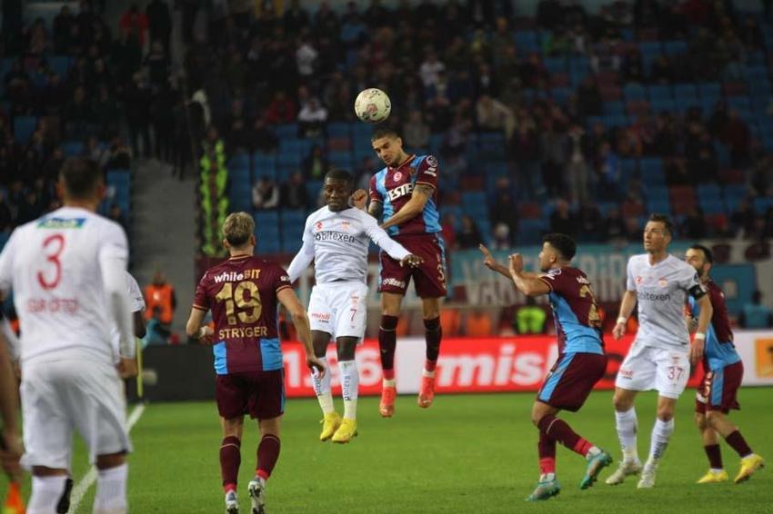 Trabzonspor - Sivasspor  maçında 3 puan tek golle geldi
