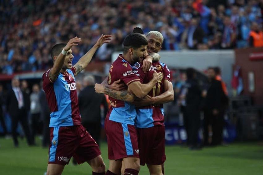 Trabzonspor - Sivasspor  maçında 3 puan tek golle geldi