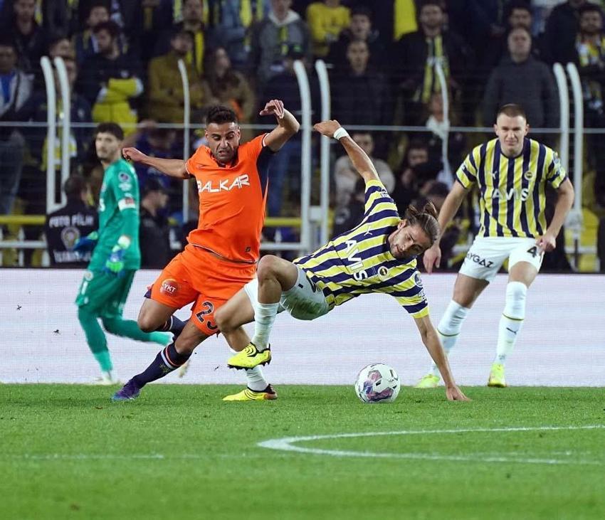 Kadıköy'deki kritik maçta Fenerbahçe, Başakşehir'i tek golle geçti