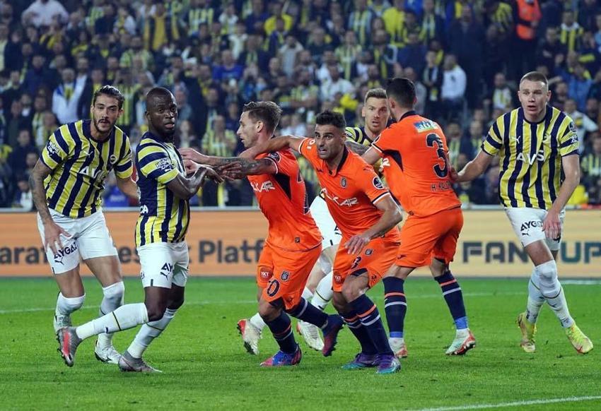 Kadıköy'deki kritik maçta Fenerbahçe, Başakşehir'i tek golle geçti