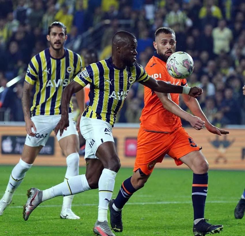 Kadıköy'deki kritik maçta Fenerbahçe, Başakşehir'i tek golle geçti