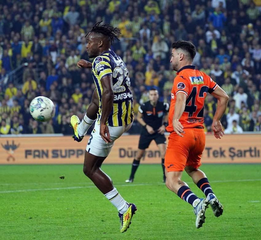 Fenerbahçe-Başakşehir maçında çok konuşulan karar! Hakem Zorbay Küçük'e oyuncular ve taraftarlardan tepki...