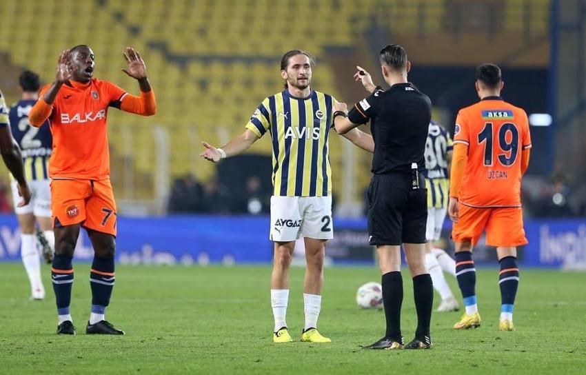 Fenerbahçe-Başakşehir maçında çok konuşulan karar! Hakem Zorbay Küçük'e oyuncular ve taraftarlardan tepki...