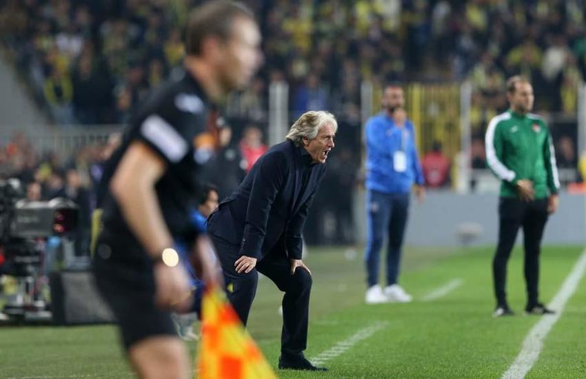 Başakşehir maçından sonra Fenerbahçe Başkan Vekili Erol Bilecik'ten, Galatasaray'a gönderme!