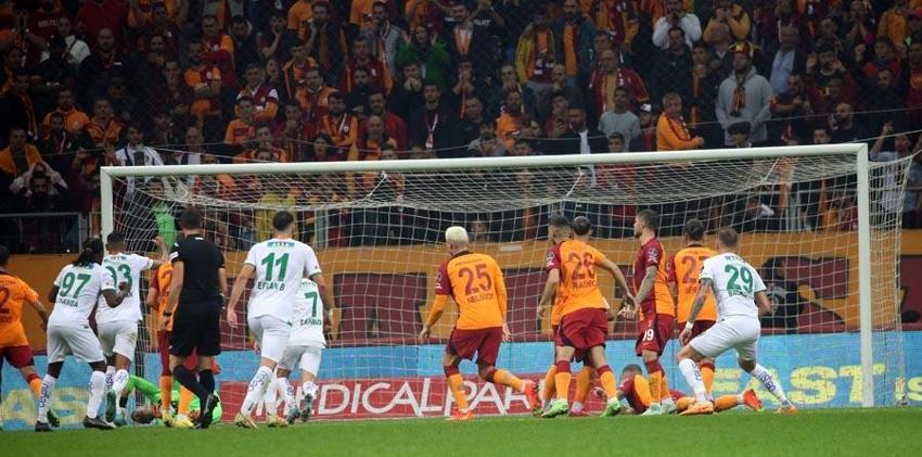 Oğlunun ağladığı anı paylaştı Ali Palabıyık'ı bombaladı: Hırsız
