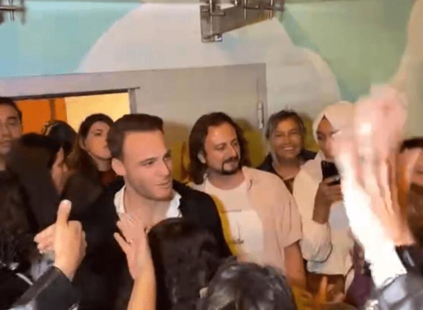 Kerem Bürsin'e sevgi seli!