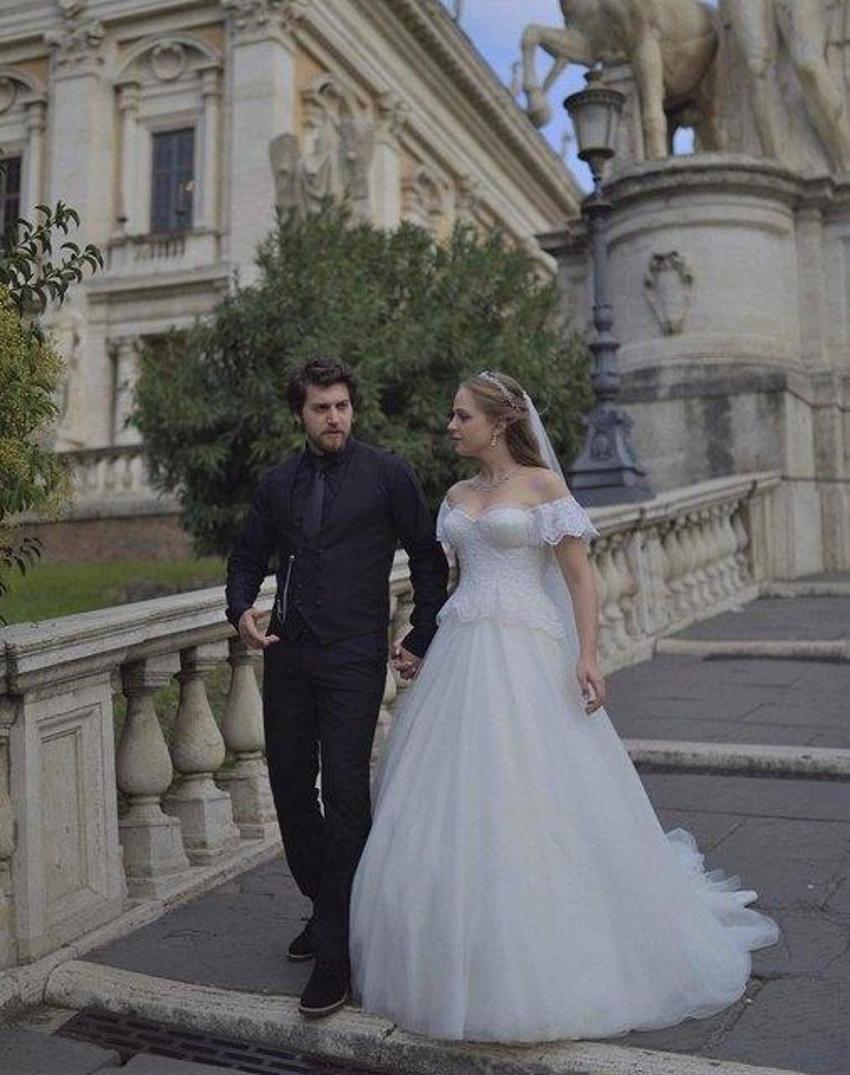 İpek Filiz Yazıcı ile Ufuk Beydemir'in nikahından yeni pozlar geldi!