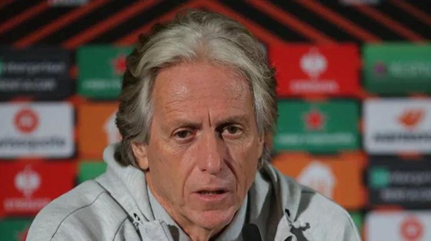 İrfan Can tek soruyla bütün salonun havasını değiştirdi! Jorge Jesus'tan imalı yanıt