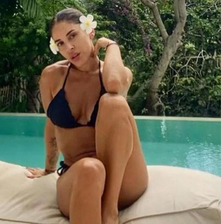 Irmak Ünal'dan bikinili paylaşım!