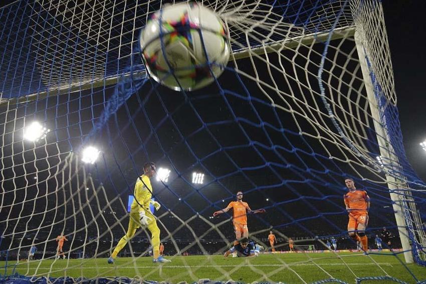 UEFA Şampiyonlar Ligi'nde tarihi gece! Barcelona ve Atletico Madrid için dramatik son...