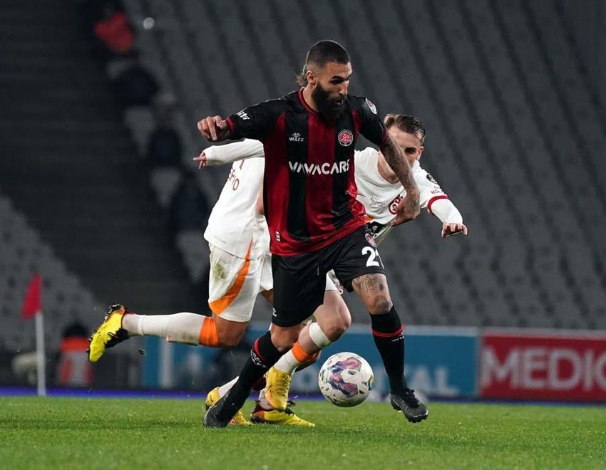 Galatasaray deplasmanda Fatih Karagümrük'ü iki golle geçti