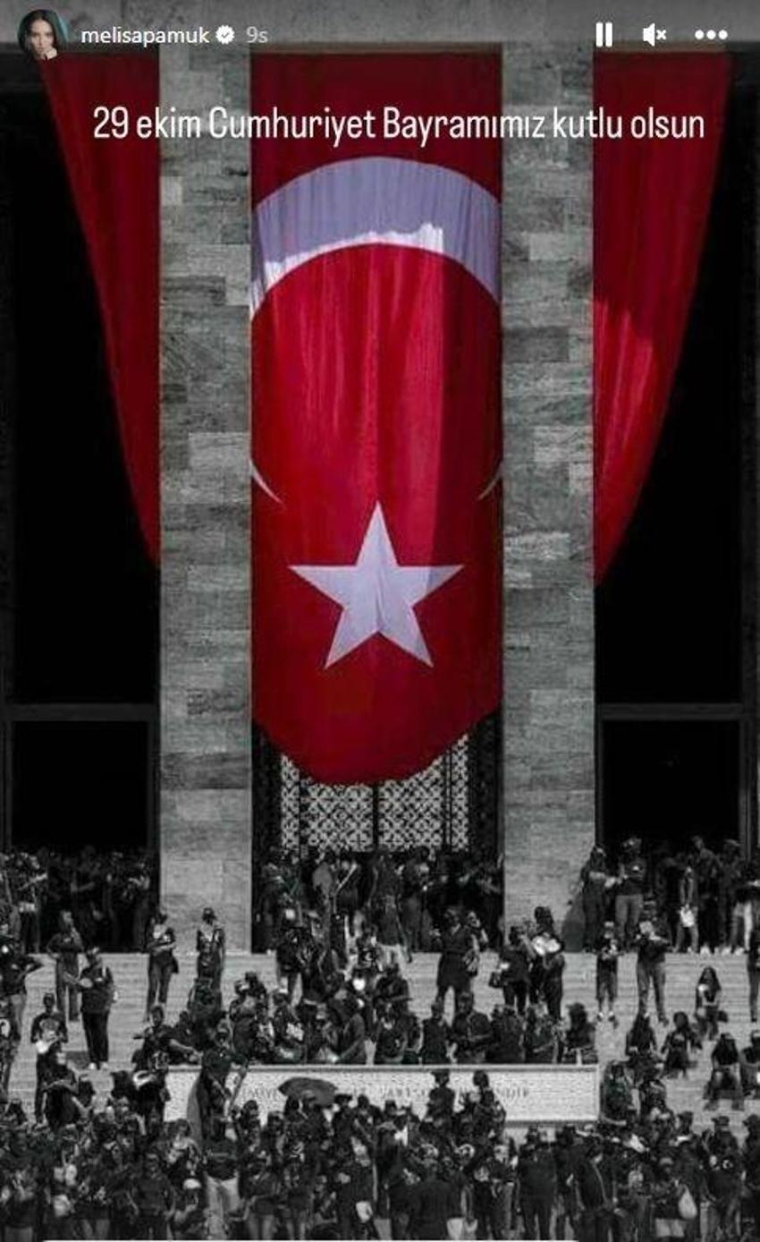 Ünlülerin 29 Ekim Cumhuriyet Bayramı paylaşımları