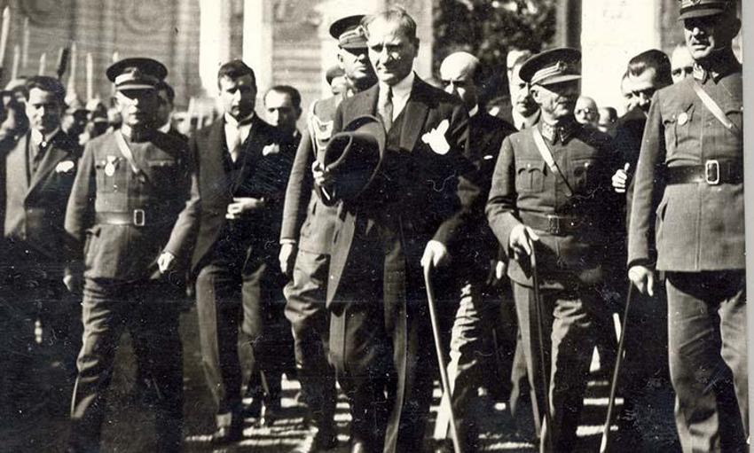 Cumhuriyet fikri nasıl doğdu? Atatürk’ün sırrı neydi? Cumhuriyet nasıl ilan edildi? 
