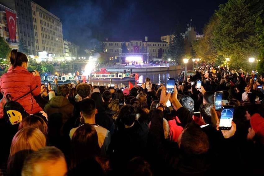 Cumhuriyet'in 99'uncu yılı tüm Türkiye'de coşkuyla kutlandı