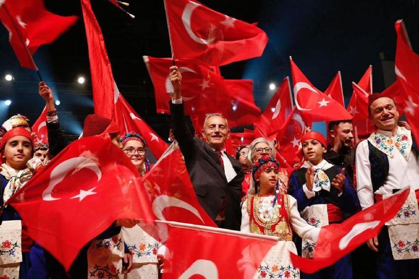 Cumhuriyet'in 99'uncu yılı tüm Türkiye'de coşkuyla kutlandı