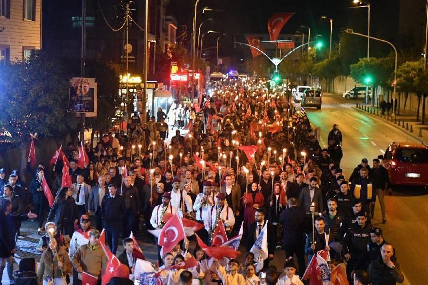 Cumhuriyet'in 99'uncu yılı tüm Türkiye'de coşkuyla kutlandı
