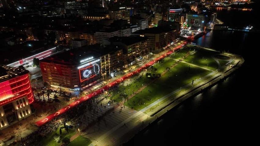 Cumhuriyet'in 99'uncu yılı tüm Türkiye'de coşkuyla kutlandı