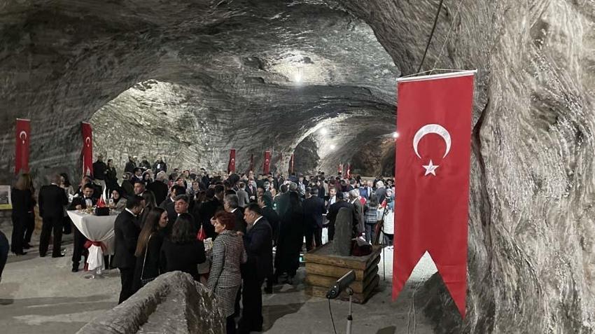 Cumhuriyet'in 99'uncu yılı tüm Türkiye'de coşkuyla kutlandı