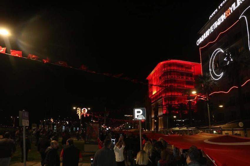 Cumhuriyet'in 99'uncu yılı tüm Türkiye'de coşkuyla kutlandı