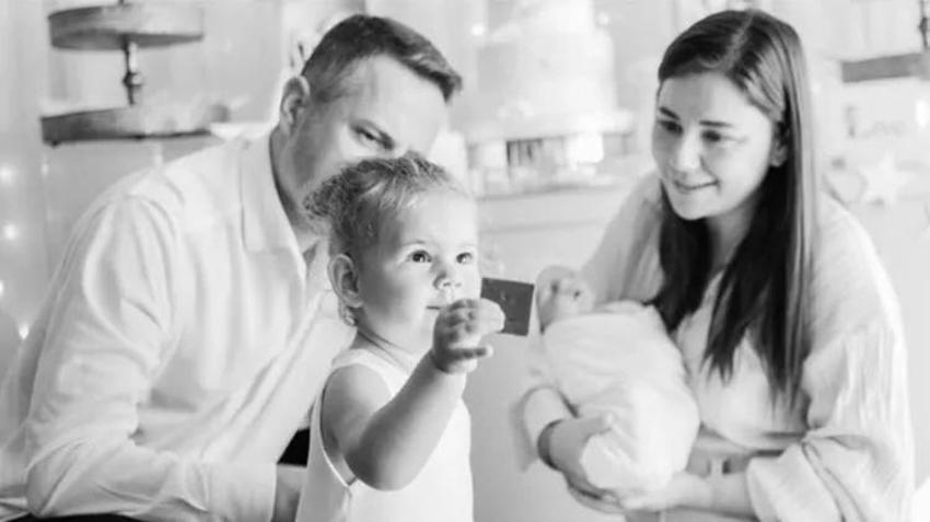 Merve Özbey'den aile pozu!