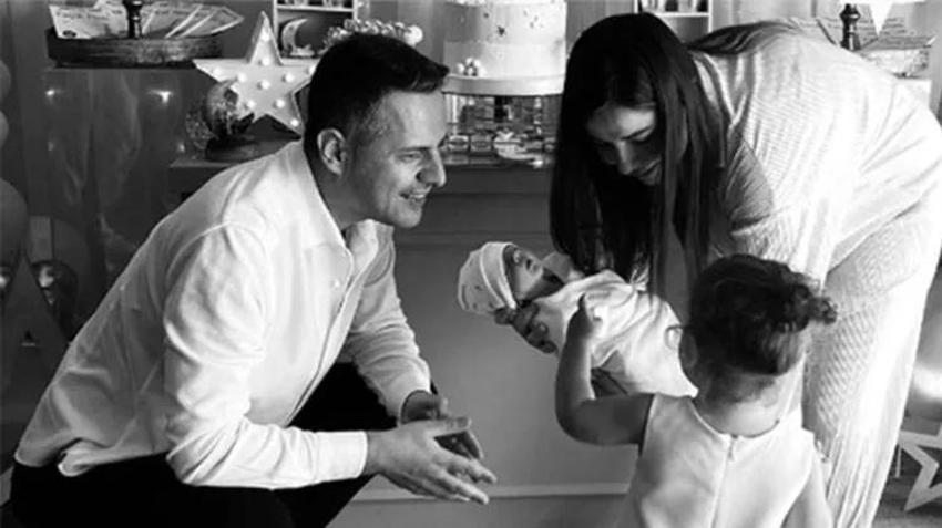 Merve Özbey'den aile pozu!