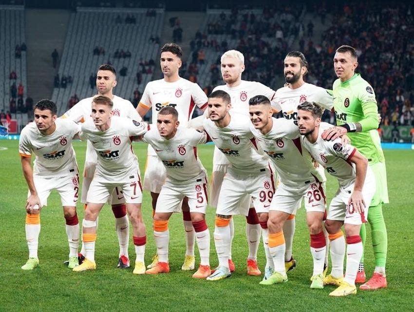 Dursun Özbek Okan Buruk'la yollarını ayıracak listesindeki iki teknik adamla masaya oturacak