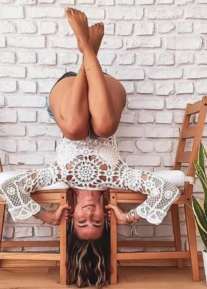 Zeynep Tokuş denizde yoga yaptı!