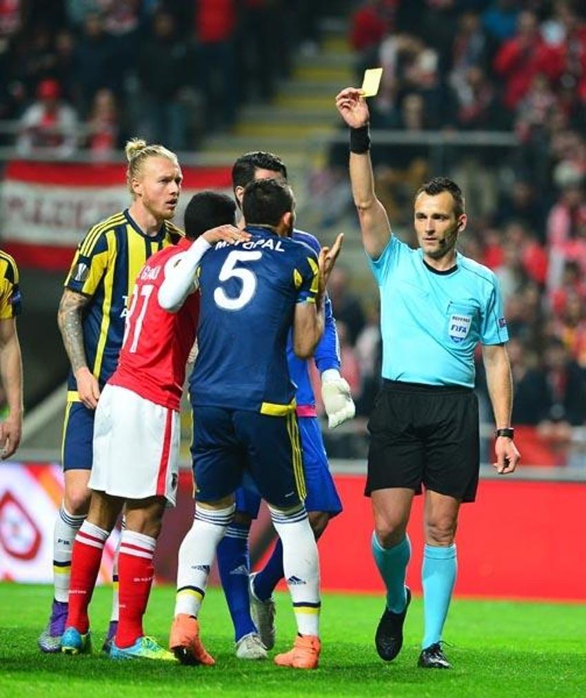 5 yıl önce Fenerbahçe'yi doğramıştı! Dinamo Kiev maçına skandal hakem