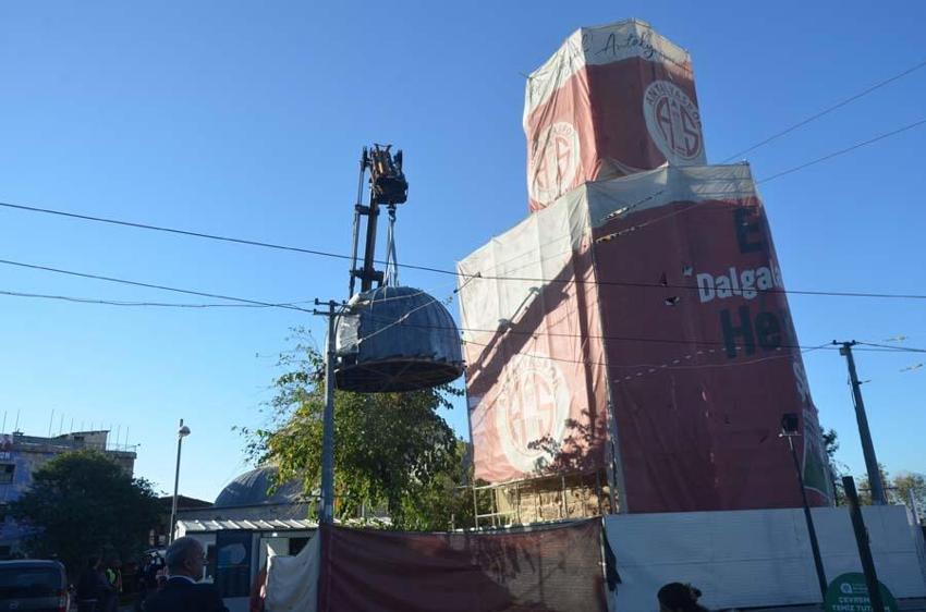 Antalya'da tarihi Saat Kulesi'nin kubbesi, 90 yıl sonra yerinde