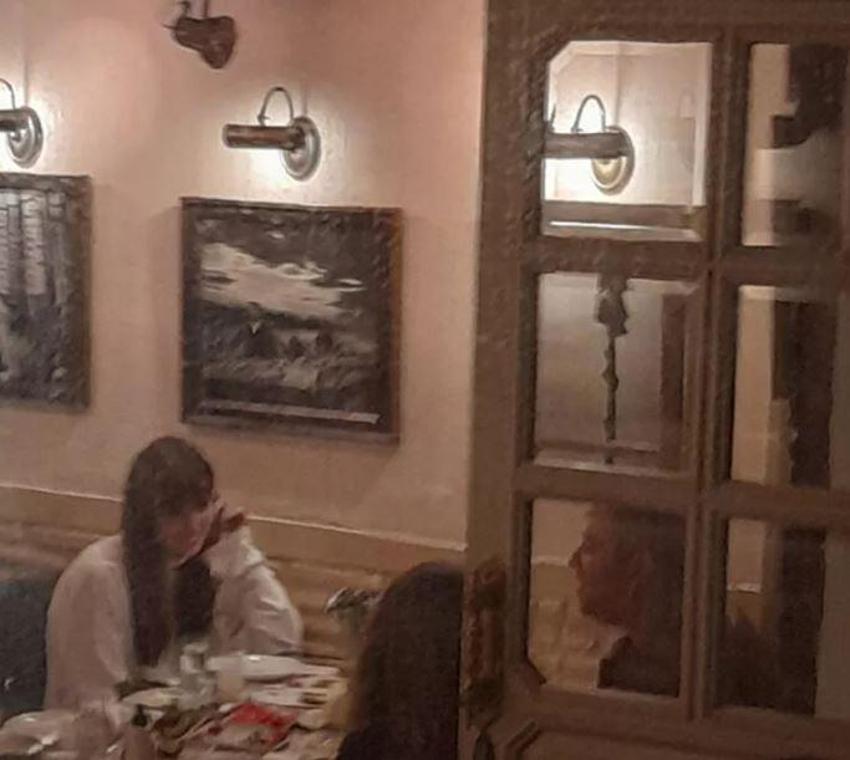 Ata Demirer girdiği mekanda 15 saat kaldı! Kadın arkadaşlarıyla görüntülendi