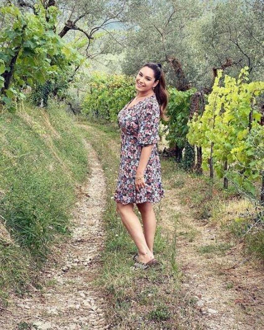 Kelly Brook: Çok kıvrımlıydım, 'dışlanmış' gibi hissettim