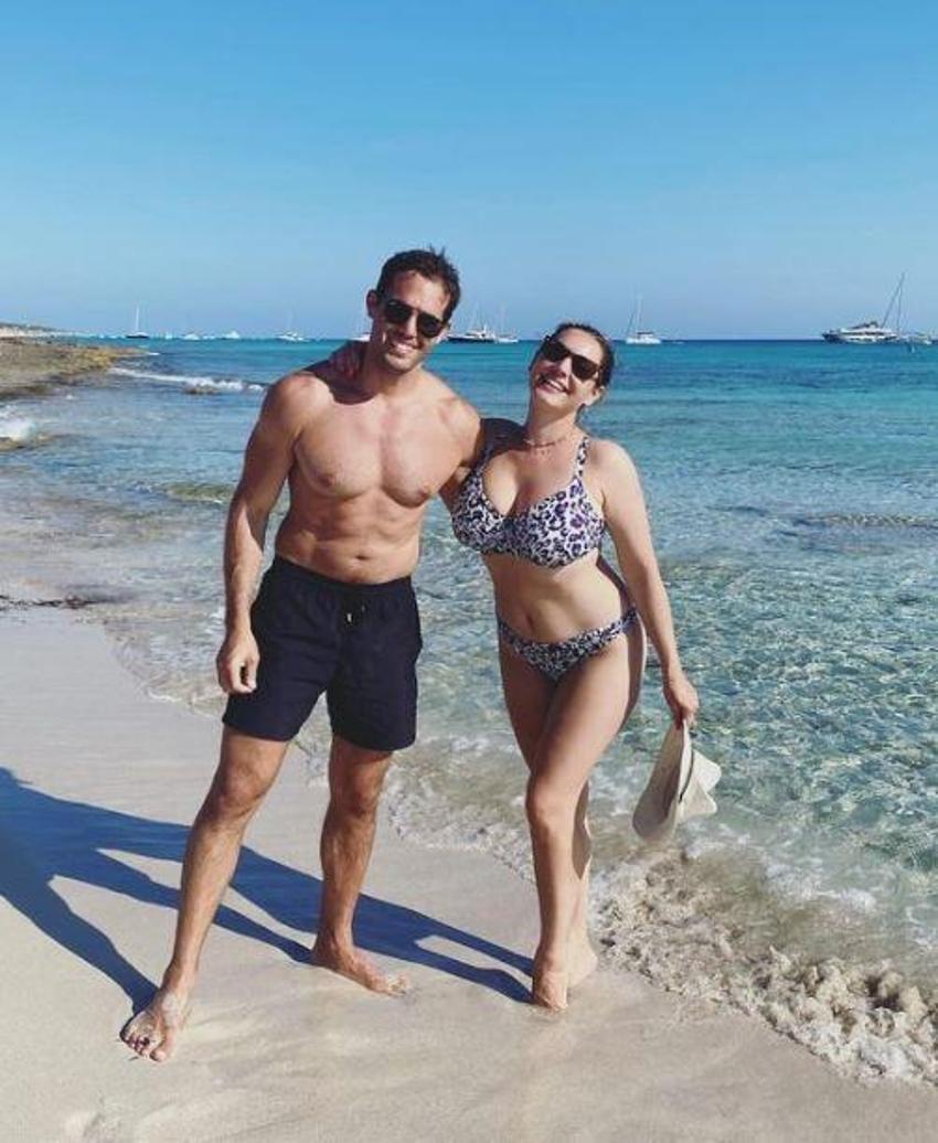 Kelly Brook: Çok kıvrımlıydım, 'dışlanmış' gibi hissettim
