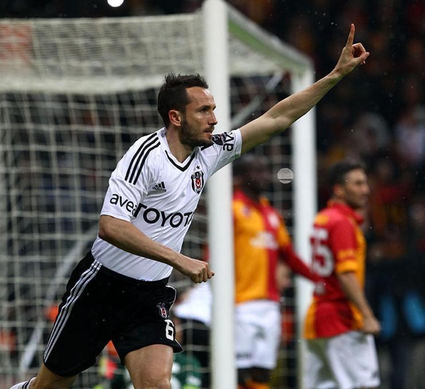 Galatasaray - Beşiktaş derbilerine damga vuran golcüler! 