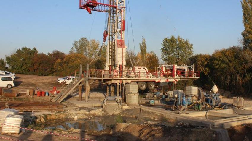 Vali vatandaşlara müjdeyi duyurdu! Beyaz petrol bulundu