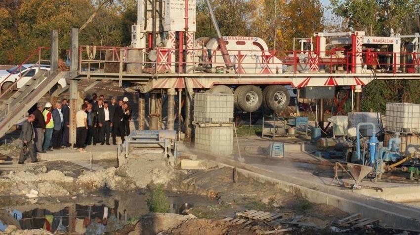 Vali vatandaşlara müjdeyi duyurdu! Beyaz petrol bulundu