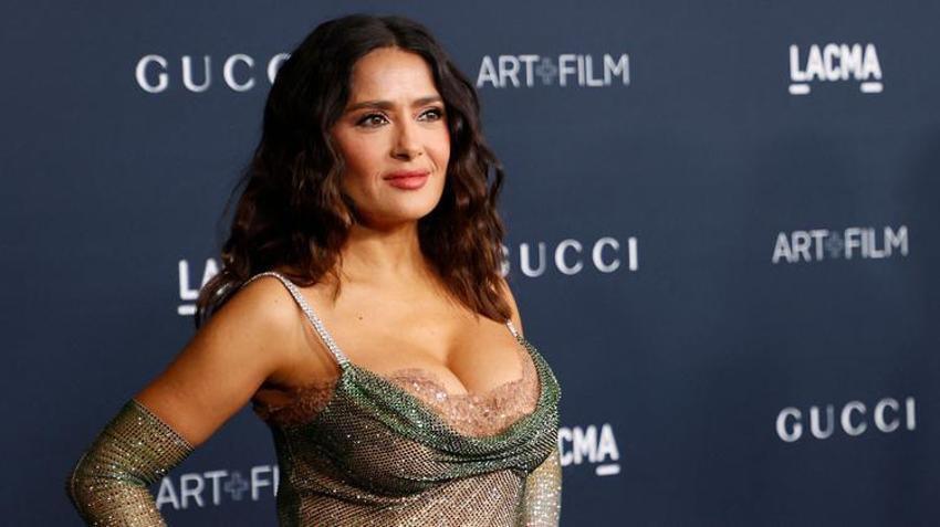 Salma Hayek galaya kıyafetiyle damga vurdu!