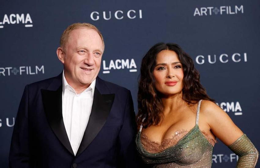 Salma Hayek galaya kıyafetiyle damga vurdu!