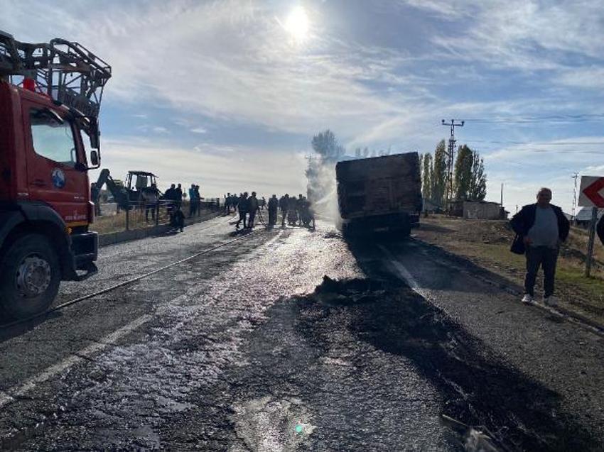 Ağrı'da facia! Yolcu otobüsü, TIR ve tanker çarpıştı: 7 kişi hayatını kaybetti