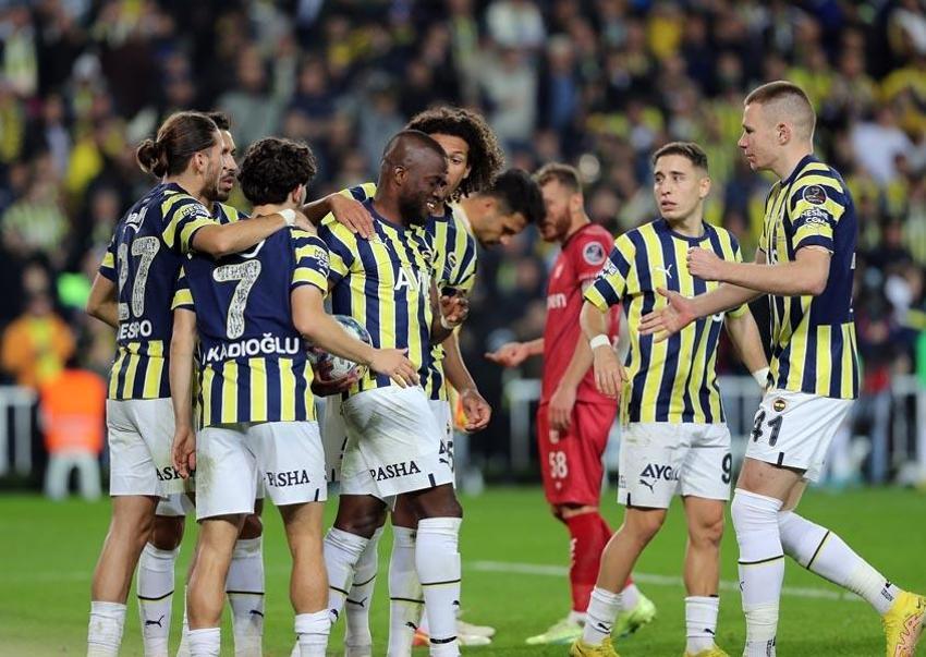Cocu onu İngiltere'ye götürmek istemişti... Jorge Jesus geldi yıldız oyuncunun değeri 15 milyon euro oldu