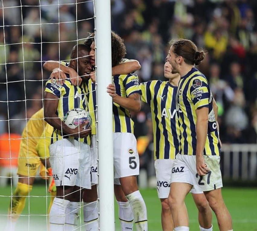 Cocu onu İngiltere'ye götürmek istemişti... Jorge Jesus geldi yıldız oyuncunun değeri 15 milyon euro oldu