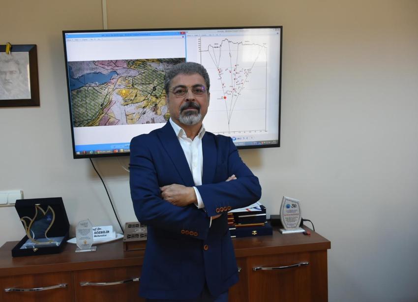 ‘Suskun faylar aktif hale geldi’ deyip uyardı: 'Deprem fırtınasına neden olabilir'