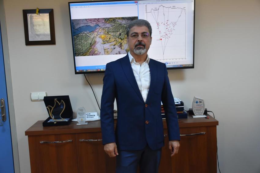 ‘Suskun faylar aktif hale geldi’ deyip uyardı: 'Deprem fırtınasına neden olabilir'