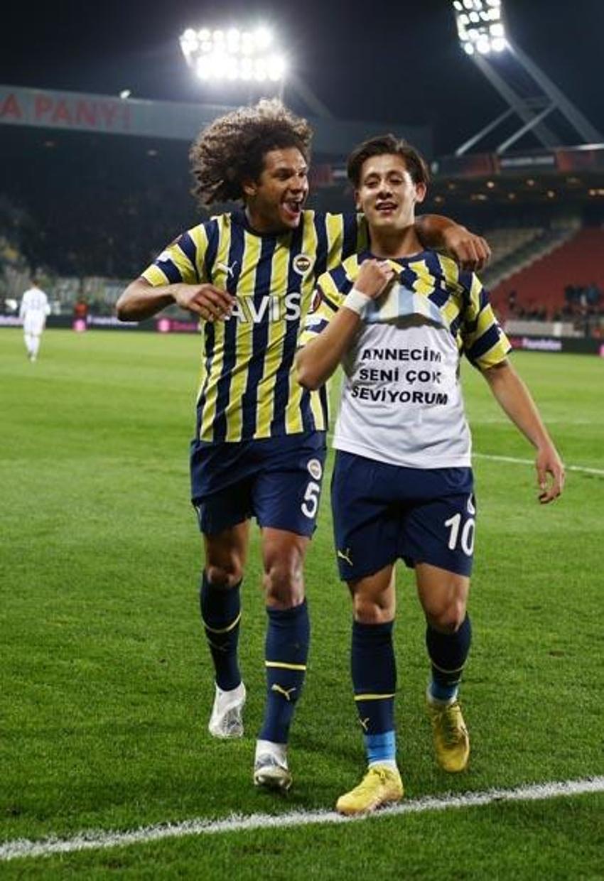 Bernard Mensah Fenerbahçeli yıldızın bonservis bedelini açıkladı taraftarlar hesap makinelerini açtı