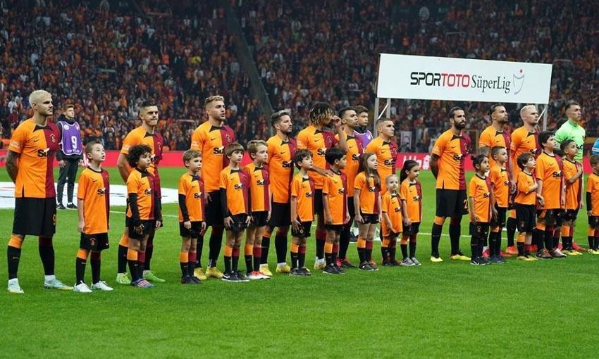 Galatasaray'da Son Dakika: Feghouli, Babel, Pulgar, Van Aanholt'tan sonra Cimbom'a bir şok daha