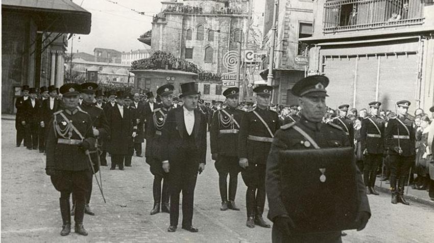 Atatürk'ün son yolculuğuna ait fotoğraflar! Atatürk’ün cenaze töreni nasıl yapıldı? 