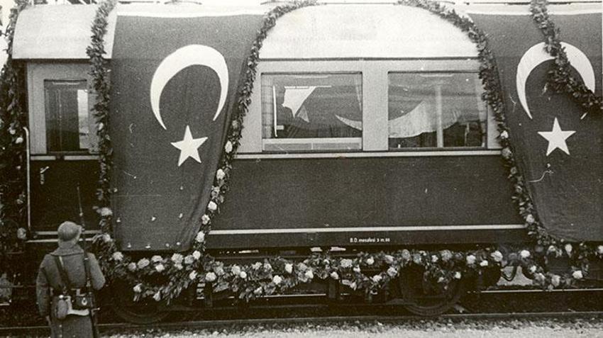 Atatürk'ün son yolculuğuna ait fotoğraflar! Atatürk’ün cenaze töreni nasıl yapıldı? 